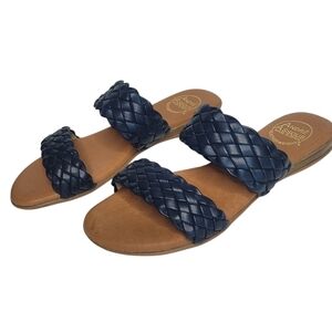 Andre Assous Women's Naria Featherweight Flat Sandal Size 7